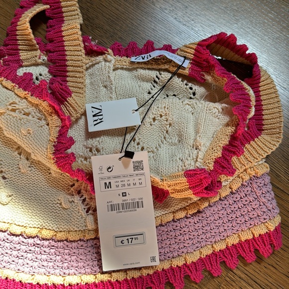 NEW WITH TAGS - ZARA KNIT TOP - Picture 2 of 3